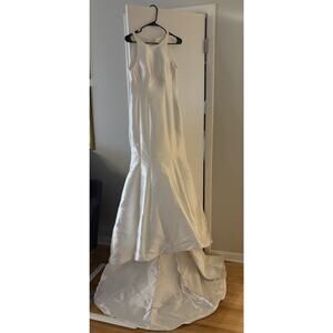 Simply Classic Wedding Dress Size 10 & Accessories- Brilliant Bridal Dallas $900